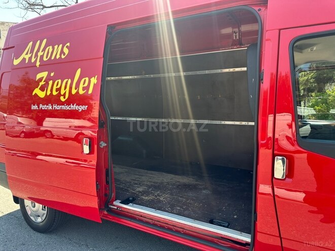 Ford Transit-10