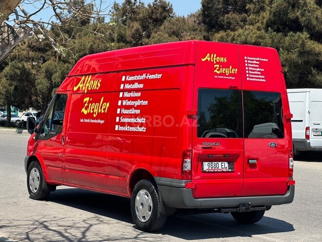Ford Transit-8