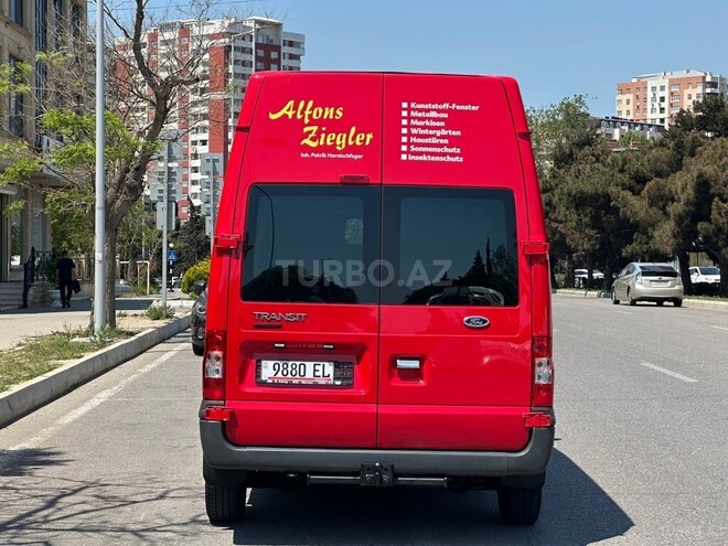 Ford Transit-7