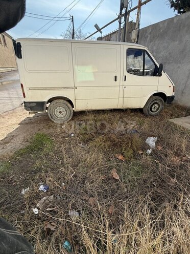 Ford Transit-8