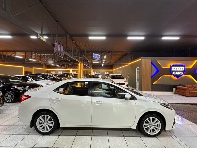 Toyota Corolla-11