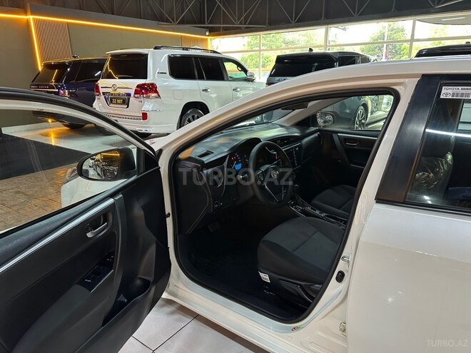 Toyota Corolla-13