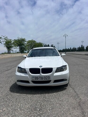 BMW 320-1