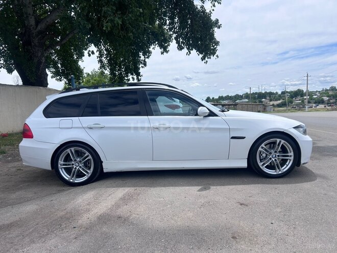 BMW 320-13
