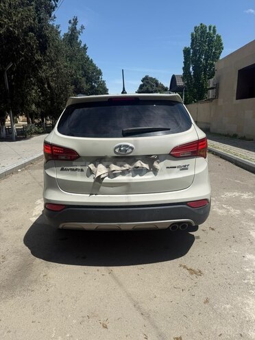 Hyundai Santa Fe-5