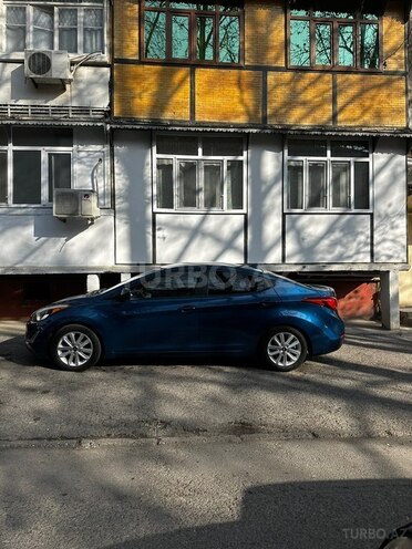 Hyundai Elantra-7