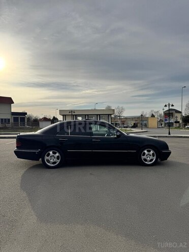 Mercedes E 220-4