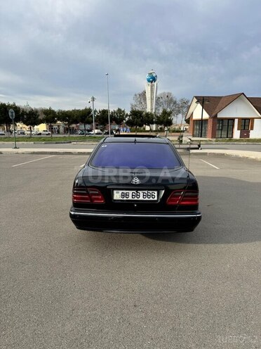 Mercedes E 220-5