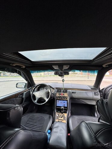 Mercedes E 220-7