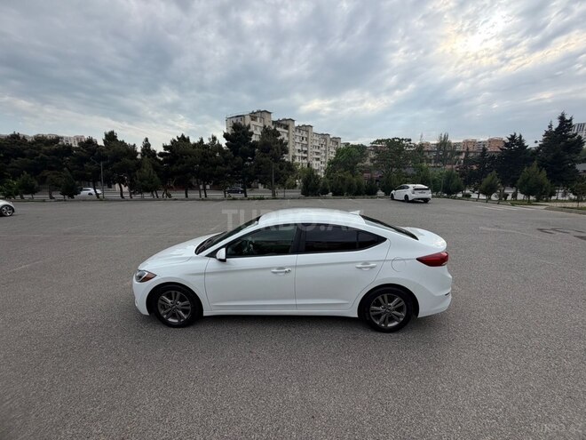 Hyundai Elantra-7