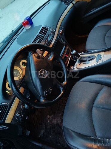 Mercedes E 220-3