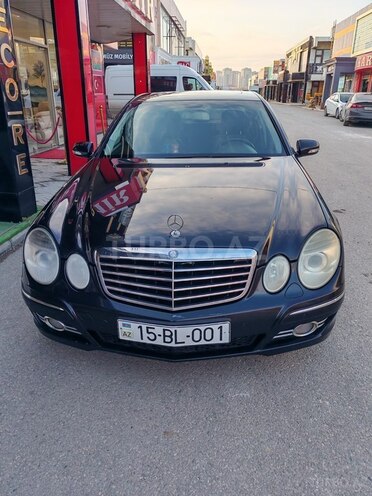 Mercedes E 220-1