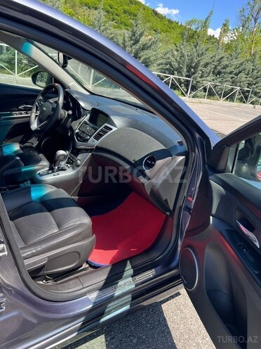 Chevrolet Cruze-10