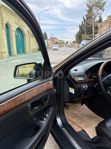 Mercedes E 350-17