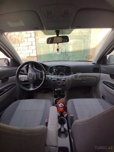 Hyundai Accent-9