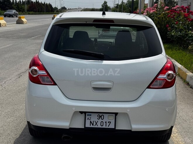 Nissan Tiida-6