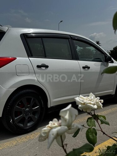 Nissan Tiida-7