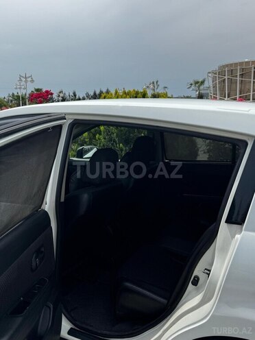 Nissan Tiida-10