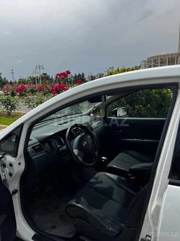 Nissan Tiida-9