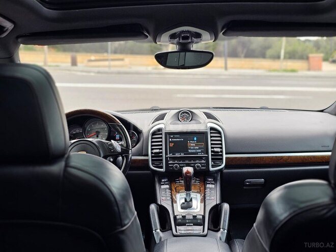 Porsche Cayenne S-9