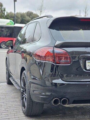 Porsche Cayenne S-18
