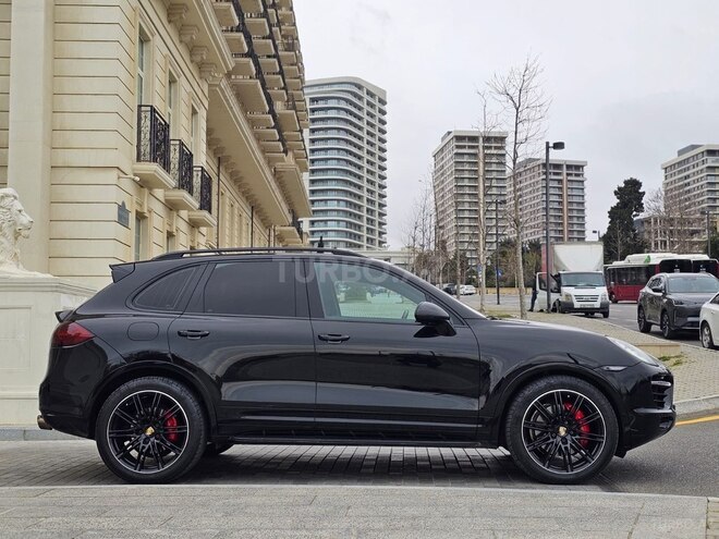 Porsche Cayenne S-10