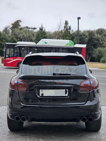 Porsche Cayenne S-16