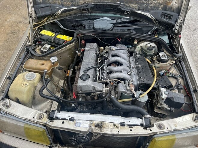 Mercedes 190-9