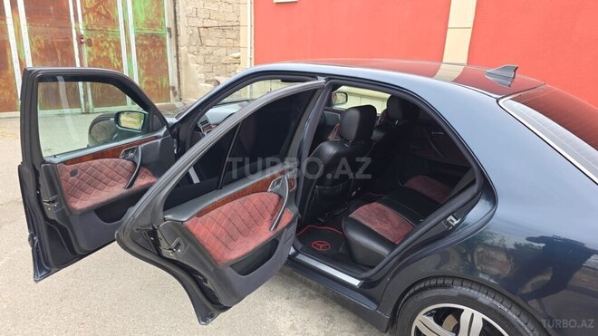 Mercedes E 240-6