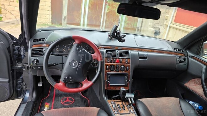 Mercedes E 240-8