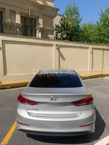 Hyundai Elantra-2