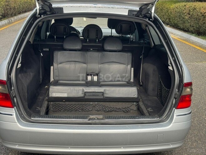 Mercedes E 220-11