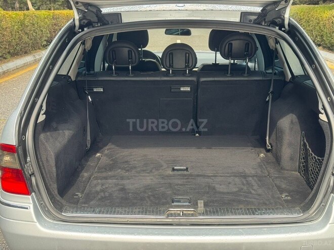 Mercedes E 220-10