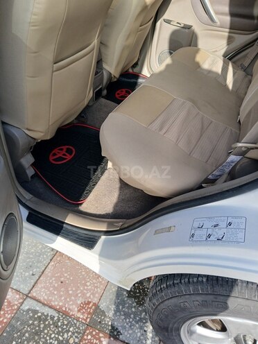 Toyota RAV4-4