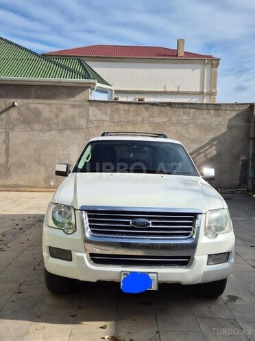 Ford Explorer-1