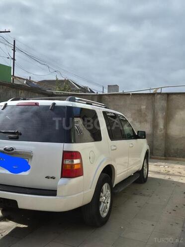 Ford Explorer-15