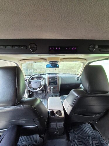 Ford Explorer-6