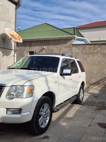 Ford Explorer-4