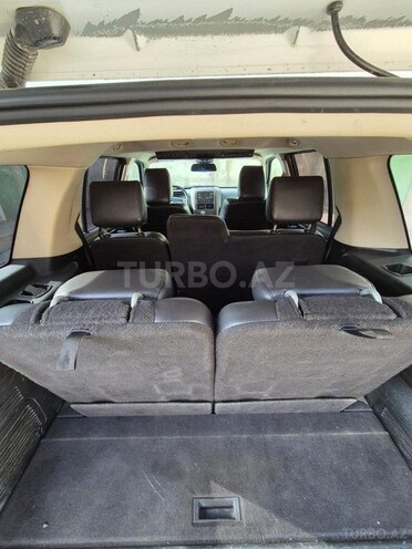 Ford Explorer-11