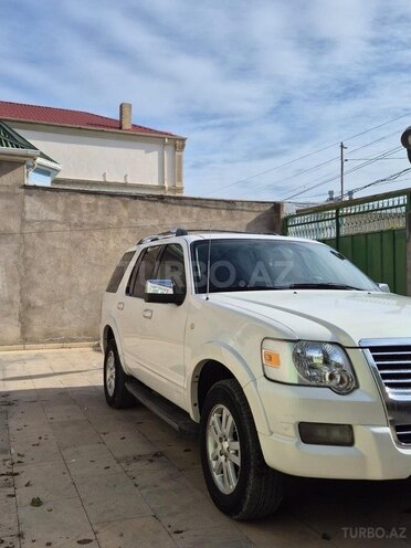Ford Explorer-2