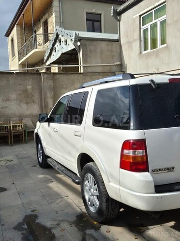 Ford Explorer-16