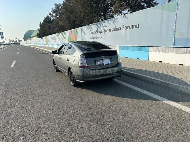 Toyota Prius-4