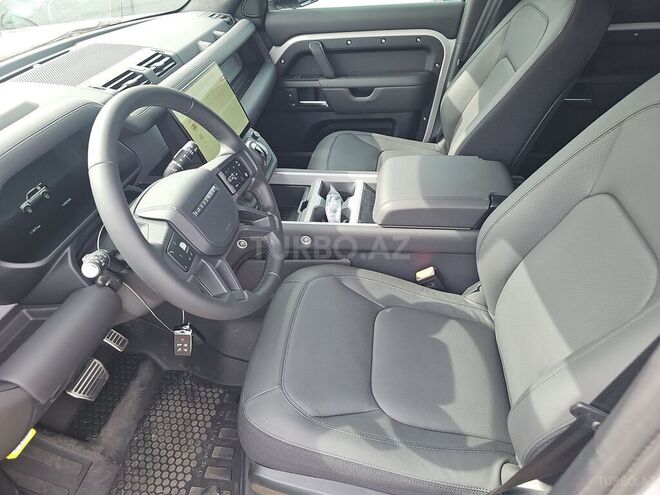 Land Rover Defender-6