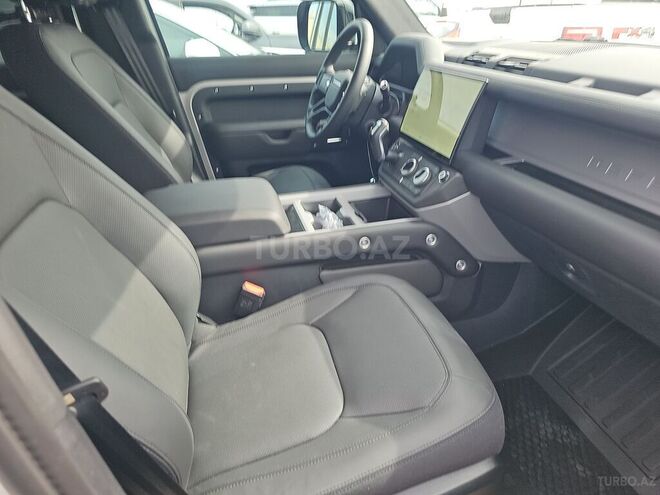 Land Rover Defender-7