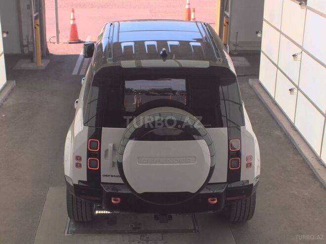 Land Rover Defender-5