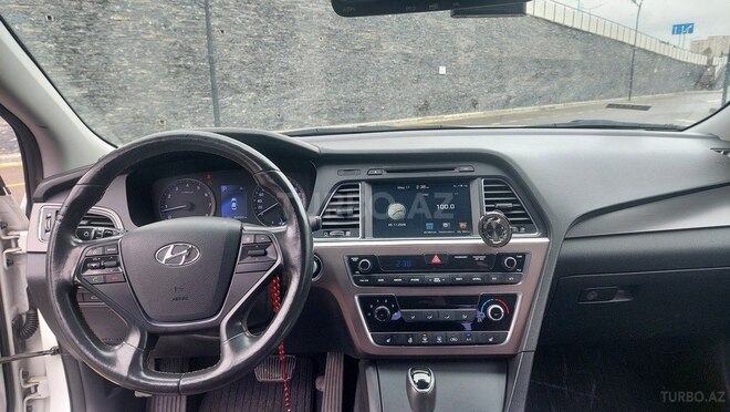 Hyundai Sonata-13