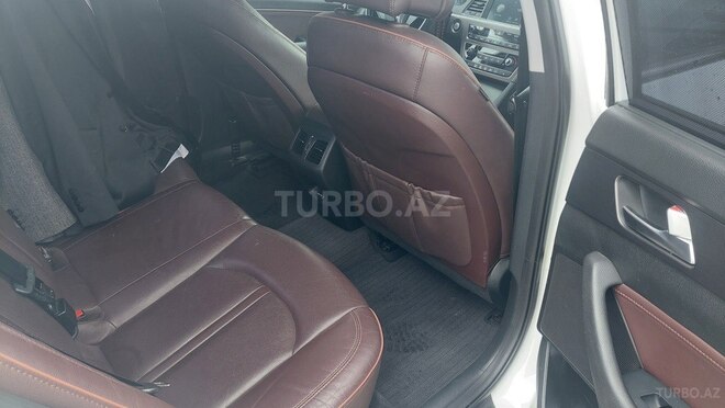 Hyundai Sonata-11