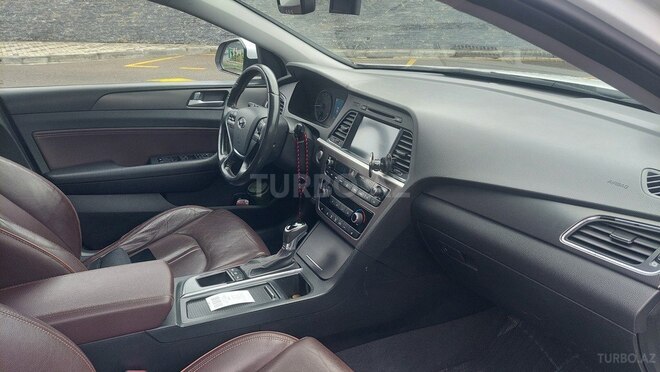 Hyundai Sonata-10