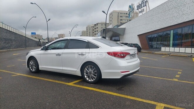 Hyundai Sonata-5