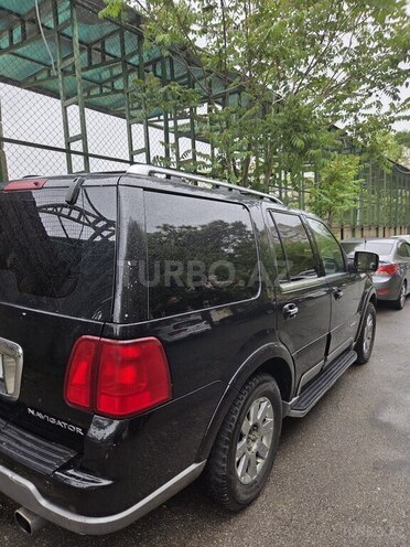 Lincoln Navigator-5